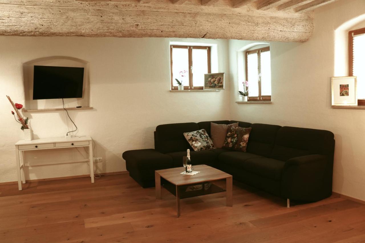 Stilvolle Wohnung Auf 50 M² Mit Parkplatz Und Wifi Kraiburg am Inn ภายนอก รูปภาพ