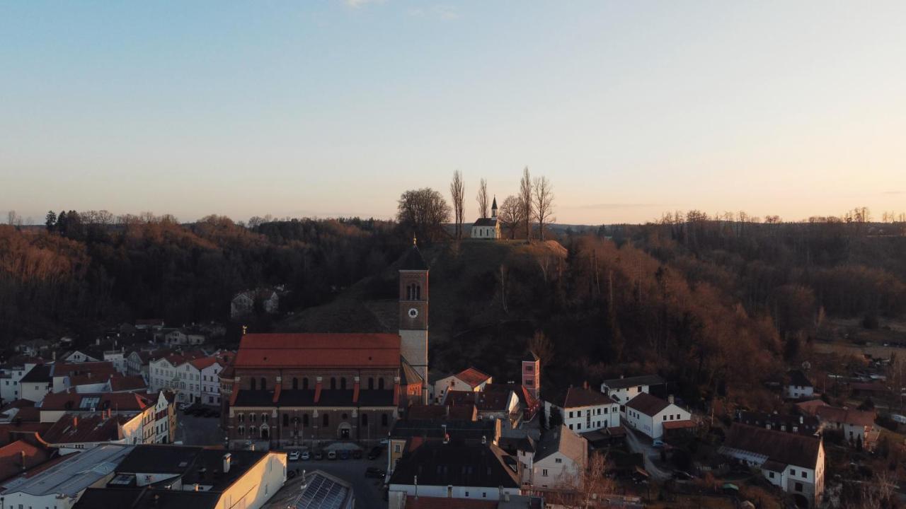 Stilvolle Wohnung Auf 50 M² Mit Parkplatz Und Wifi Kraiburg am Inn ภายนอก รูปภาพ